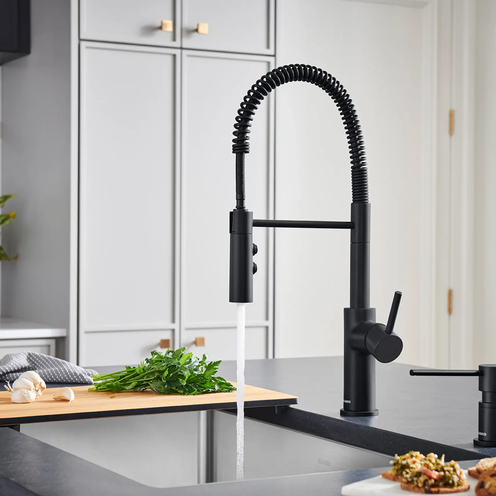 Blanco Catris Semi-Pro Pull-Down Dual-Spray Kitchen Faucet, Matte Black, 1.5 GPM, Brass, 443032