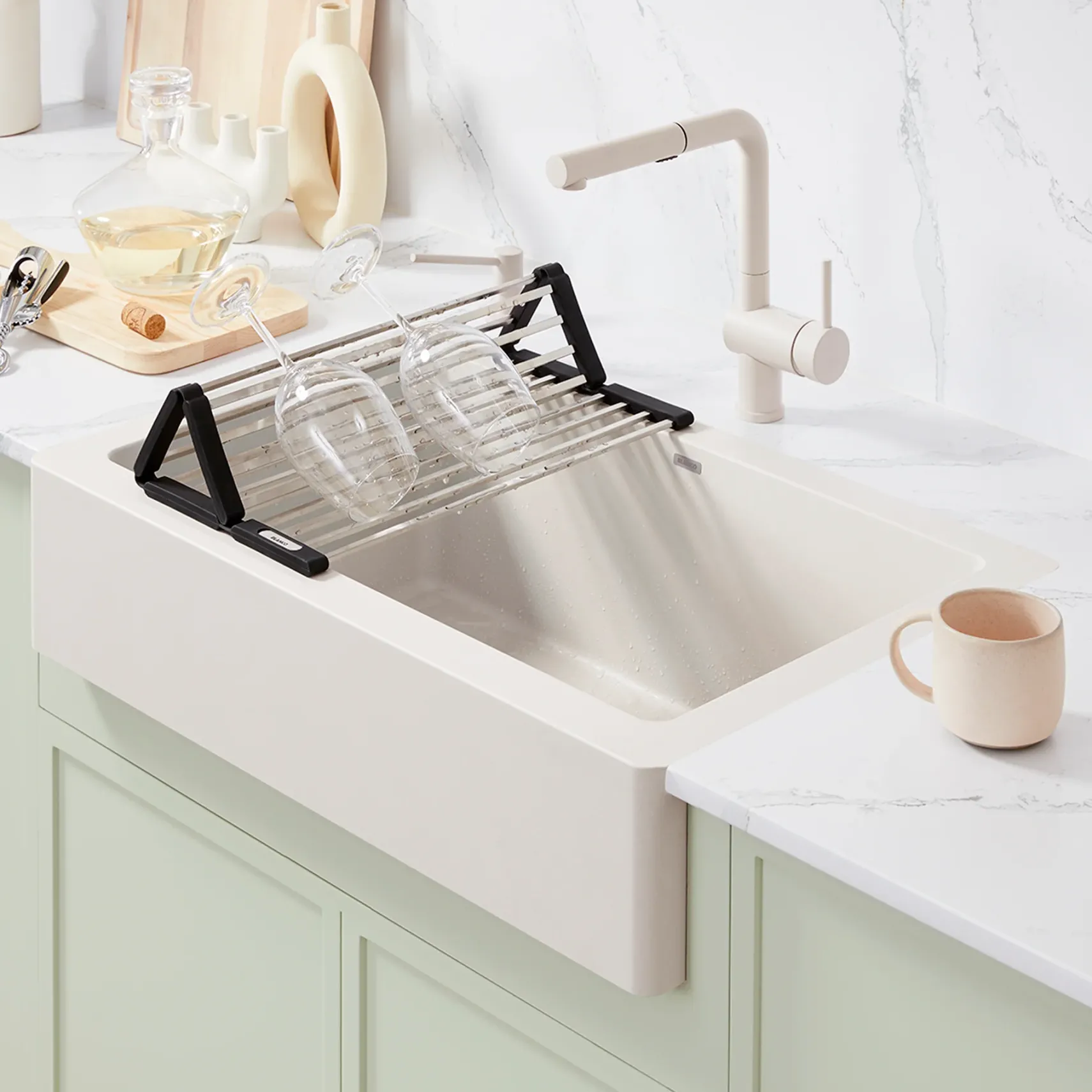 Blanco Linus Low Arc Pull-Out Dual-Spray Kitchen Faucet, Soft White, 1.5 GPM, Brass, 526963