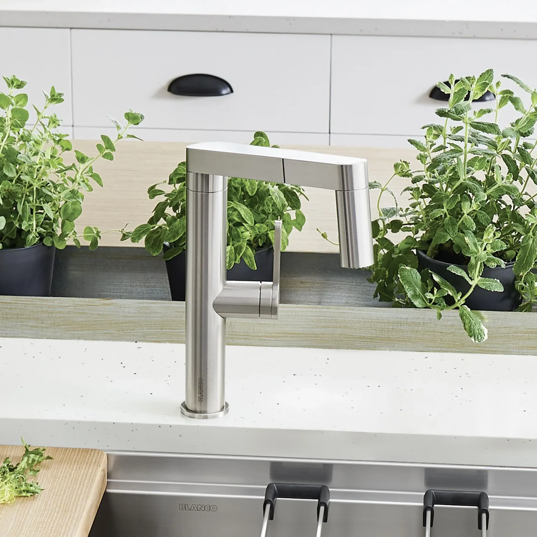 Blanco Panera 1.5 GPM Stainless Steel Kitchen Faucet, Pull-Out, 402043