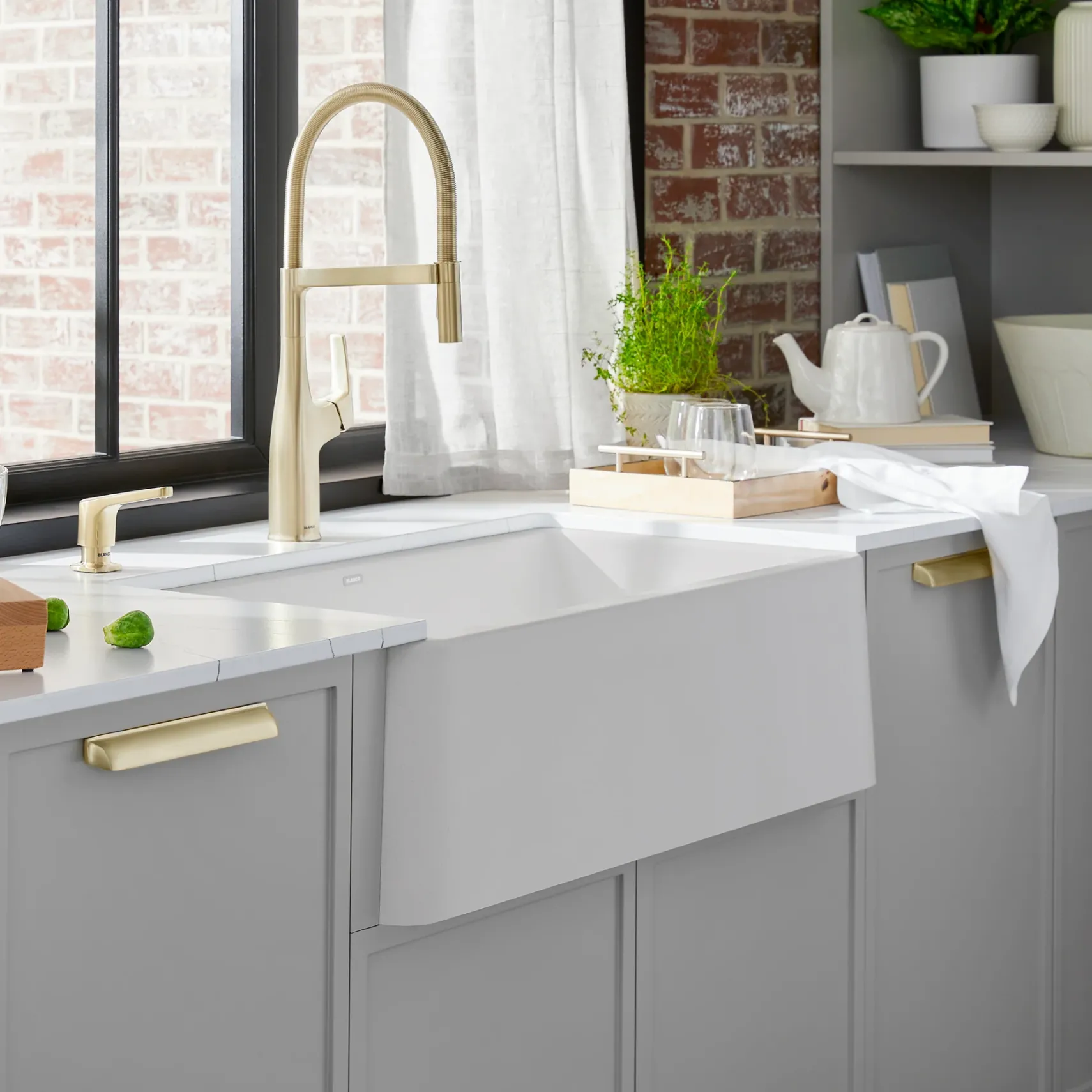 Blanco Rivana Semi-Pro Pull-Down Dual-Spray Kitchen Faucet, Satin Gold, 1.5 GPM, Brass, 442984
