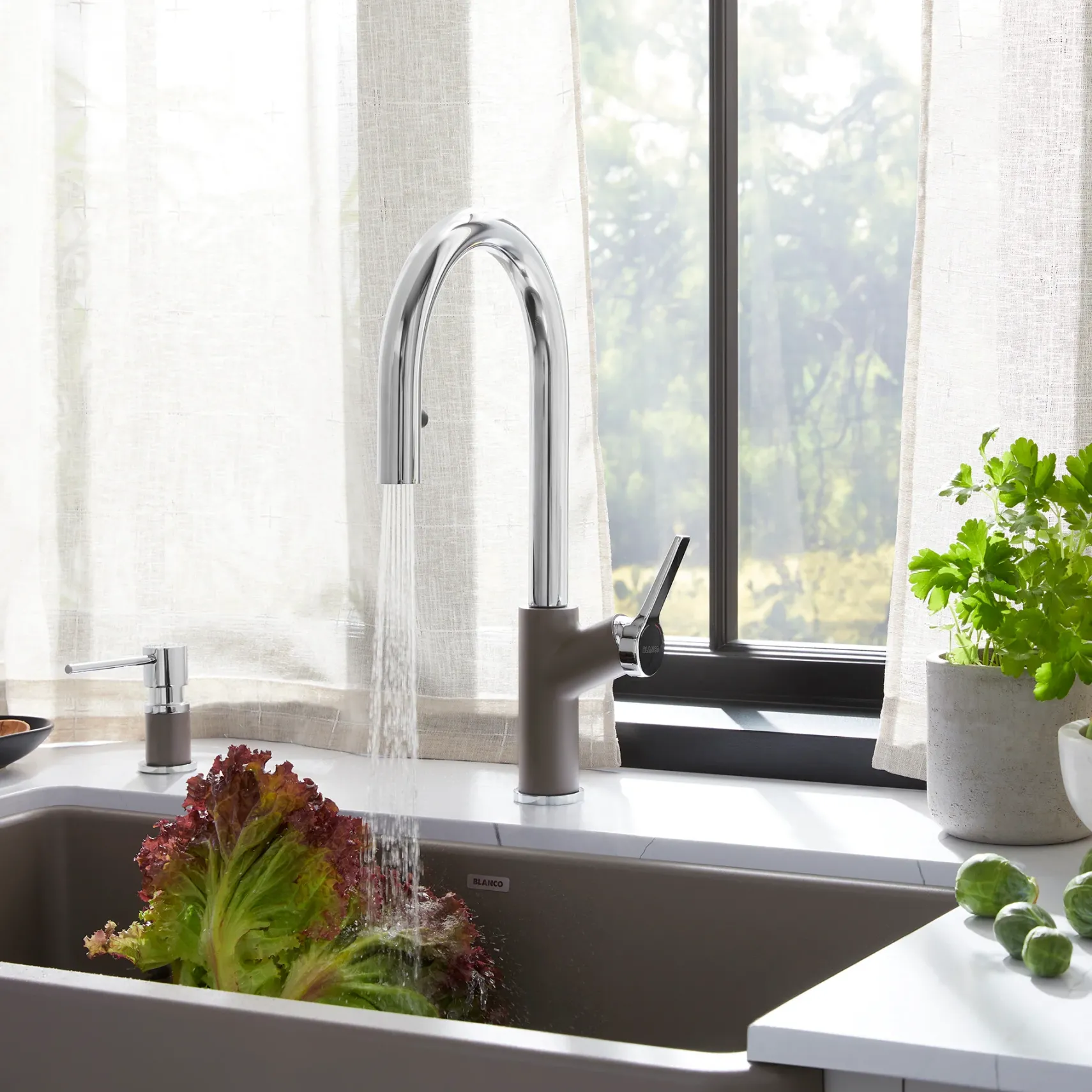 Blanco Urbena Pull-Down Dual-Spray Kitchen Faucet, Chrome/Volcano Gray, 1.5 GPM, Brass, 526933