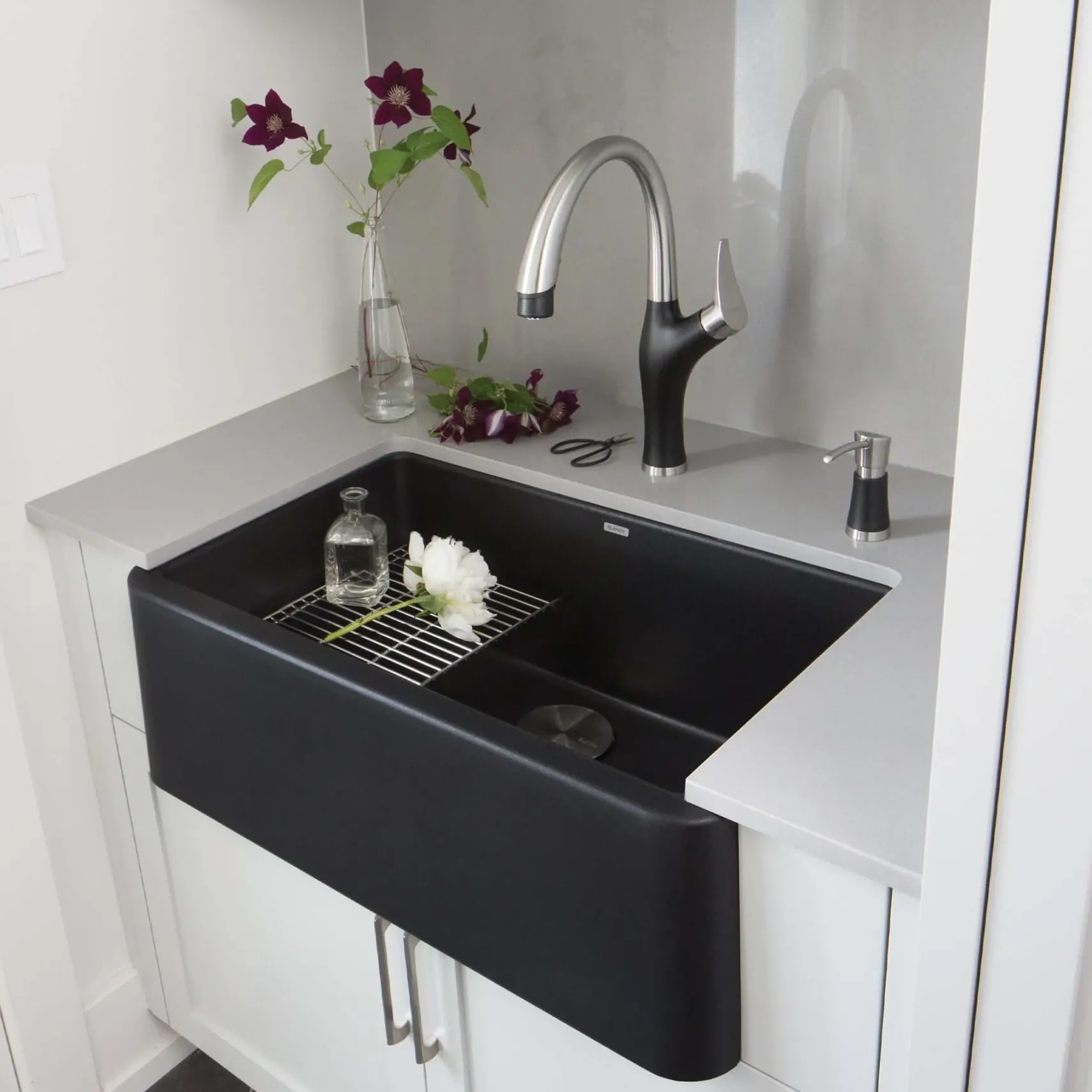 Blanco Ikon 30" Granite Composite Farmhouse Sink, Silgranit, Anthracite, 401732