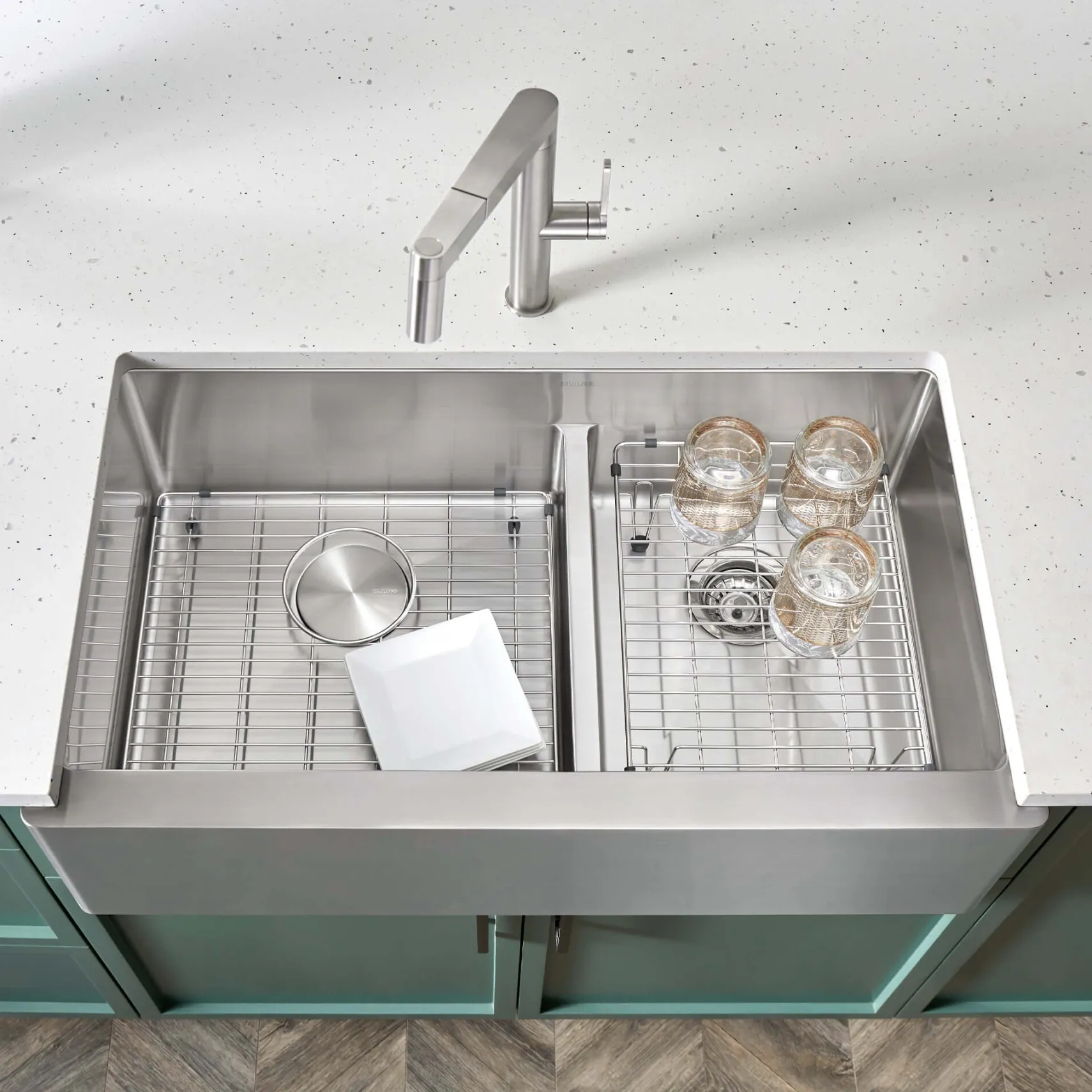 Blanco Quatrus 33" Stainless Steel Farmhouse Sink, 60/40 Double Bowl, 18 Gauge, Satin Polish, 525242