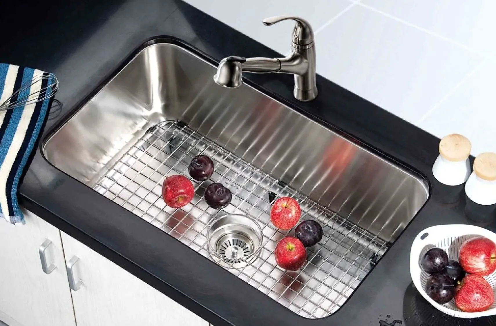 Dawn 30" Stainless Steel Undermount Kitchen Sink, ASU106