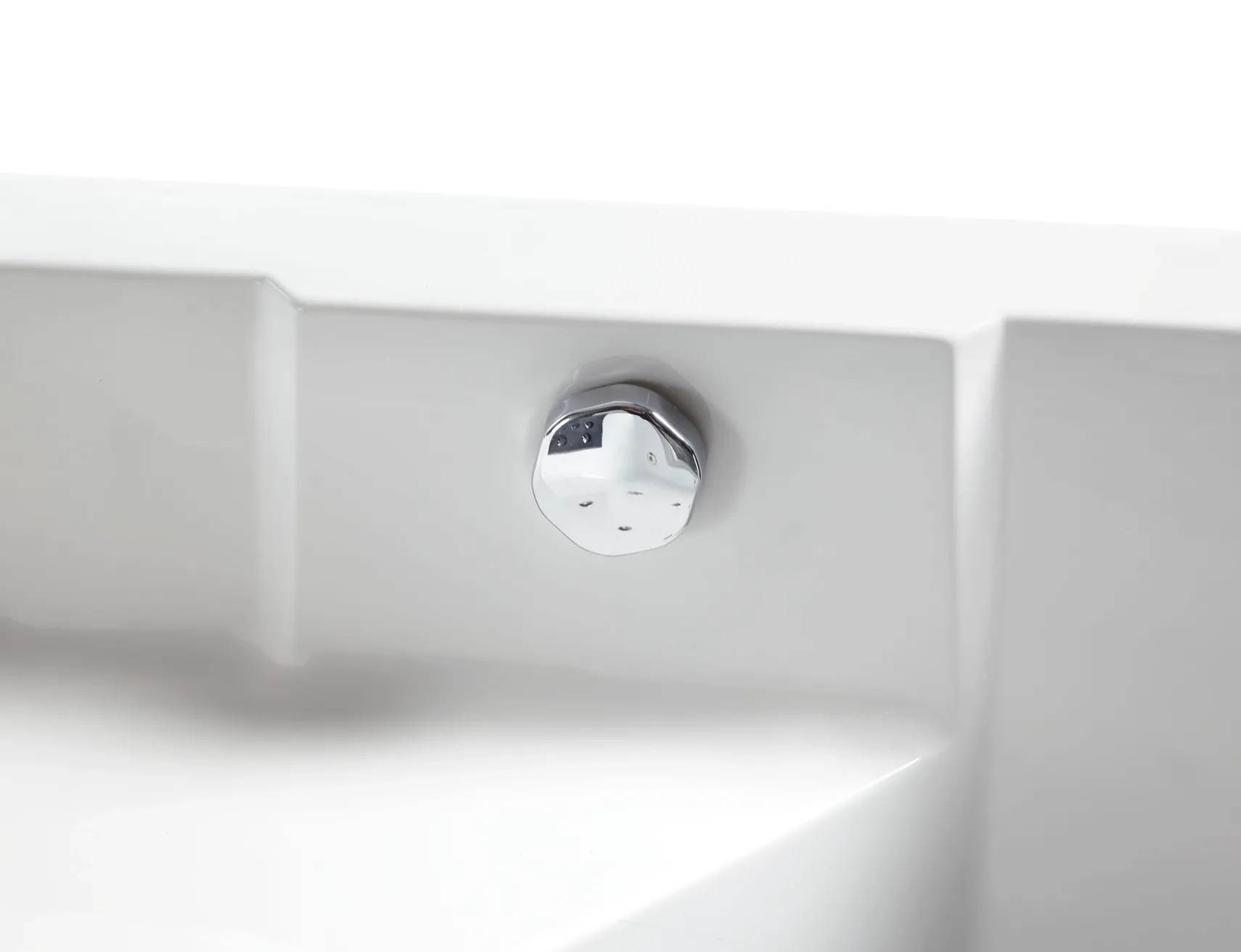 Eago 59" Acrylic Corner Neo-angle Round Bathtub, White, AM156ETL