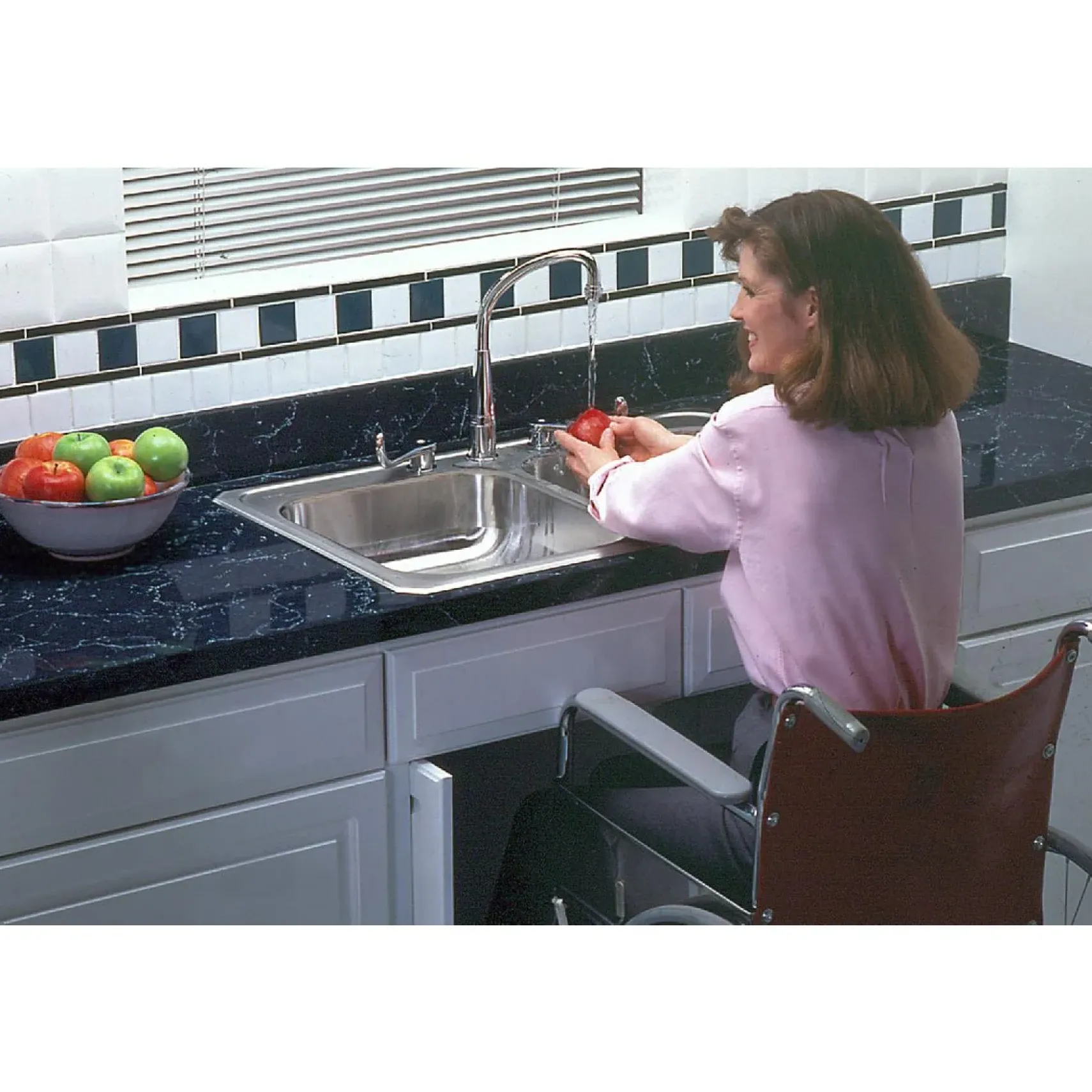 Elkay Celebrity 33" Stainless Steel Kitchen Sink, 50/50 Double Bowl, Brushed Satin, 3 Faucet Hole, GECR33213