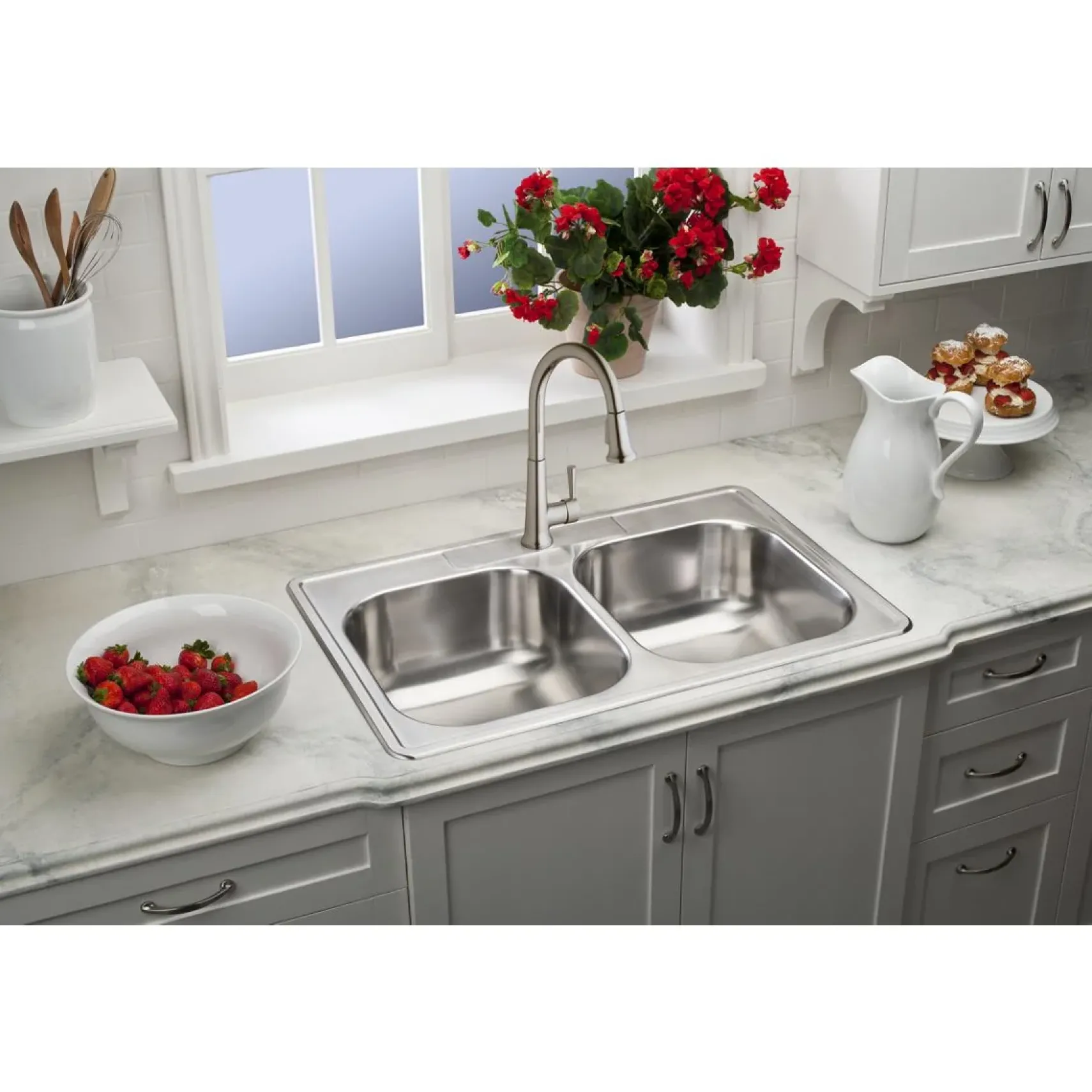 Elkay LK6000LS Everyday Single Hole Deck Mount Kitchen Faucet with Pull-down Spray Forward Only Lever Handle Lustrous Steel