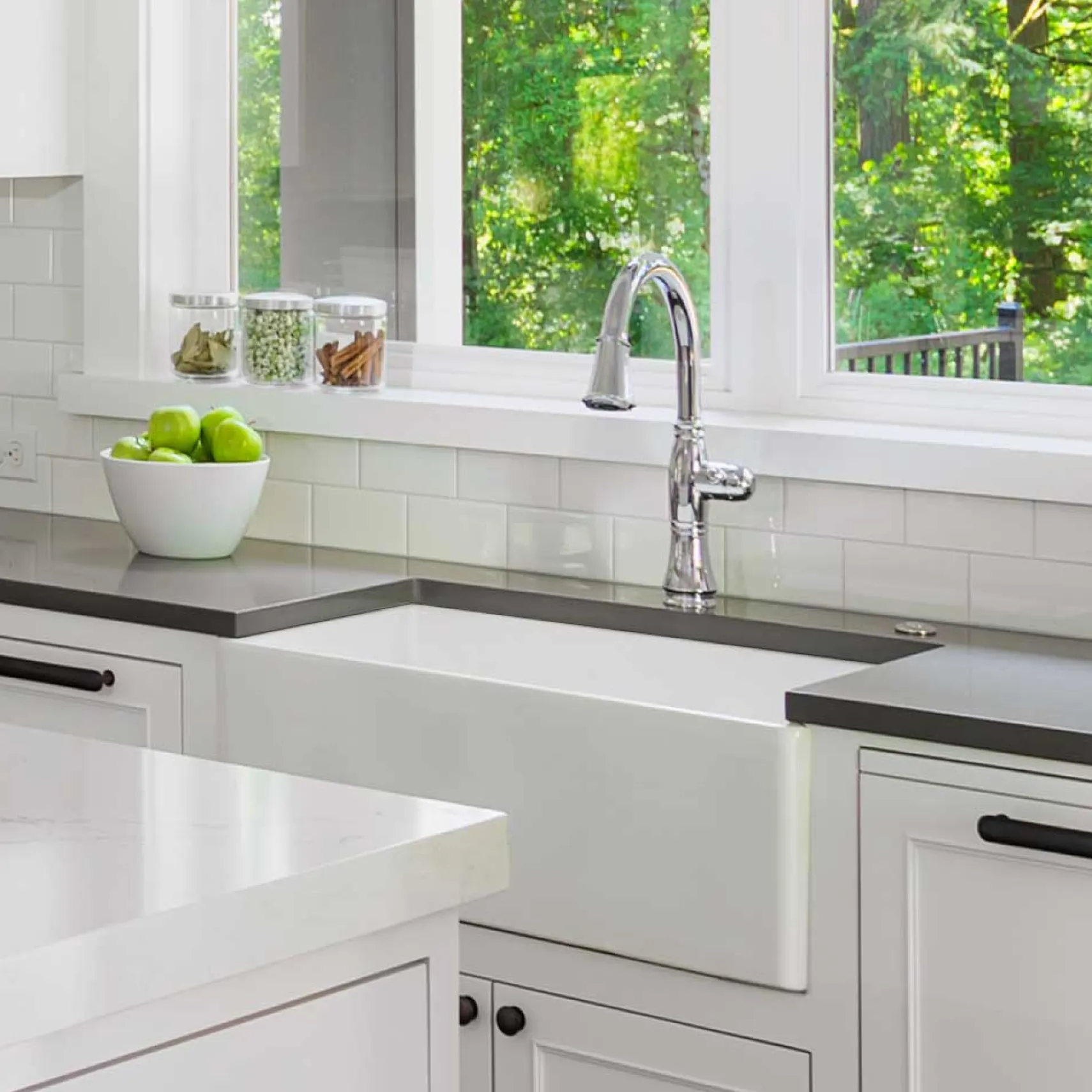 Houzer 26" Fireclay Single Bowl Farmhouse Kitchen Sink, White, Platus Series, PTS-2600 WH