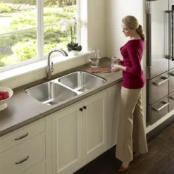 Houzer Medallion Classic 32" 50/50 Double Bowl Stainless Steel Undermount Kitchen Sink, 18 Gauge, MD-3109-1