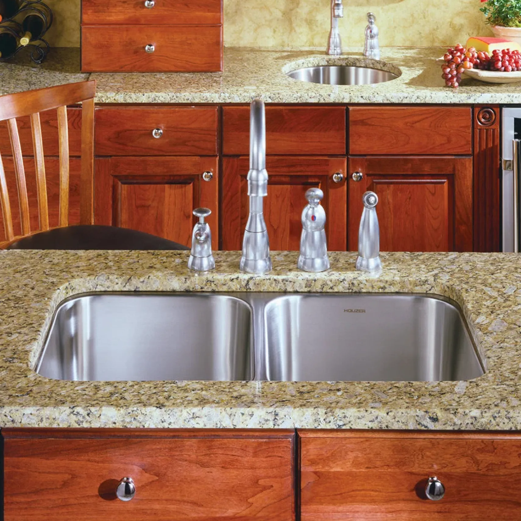 Houzer Medallion Classic 32" 50/50 Double Bowl Stainless Steel Undermount Kitchen Sink, 18 Gauge, MD-3109-1