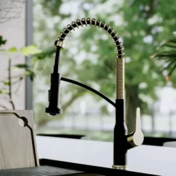 Karran Scottsdale 1.8 GPM Single Lever Handle Lead-free Brass ADA Kitchen Faucet, Pull-Down, Matte Black & Spot-Free Brushed Gold, KKF210MBSFBG