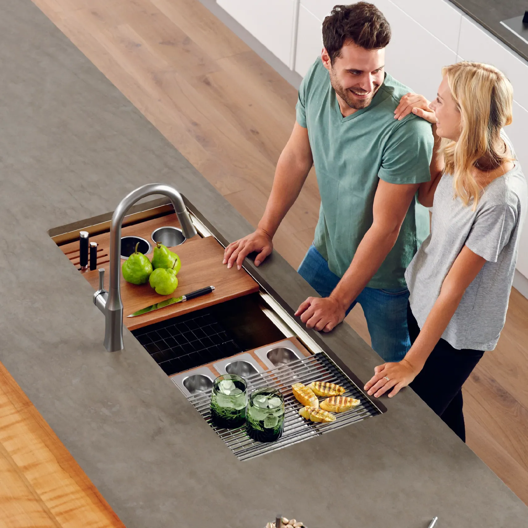 Karran Standerton 1.8 GPM Single Lever Handle Lead-free Brass ADA Kitchen Faucet, Pull-Down Kitchen, Stainless Steel, KKF140SS