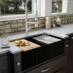 Karran Fireclay 33