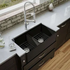 Karran Fireclay 33