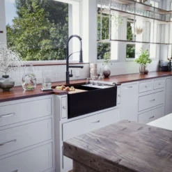 Karran Fireclay 33