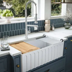 Karran Fireclay 33