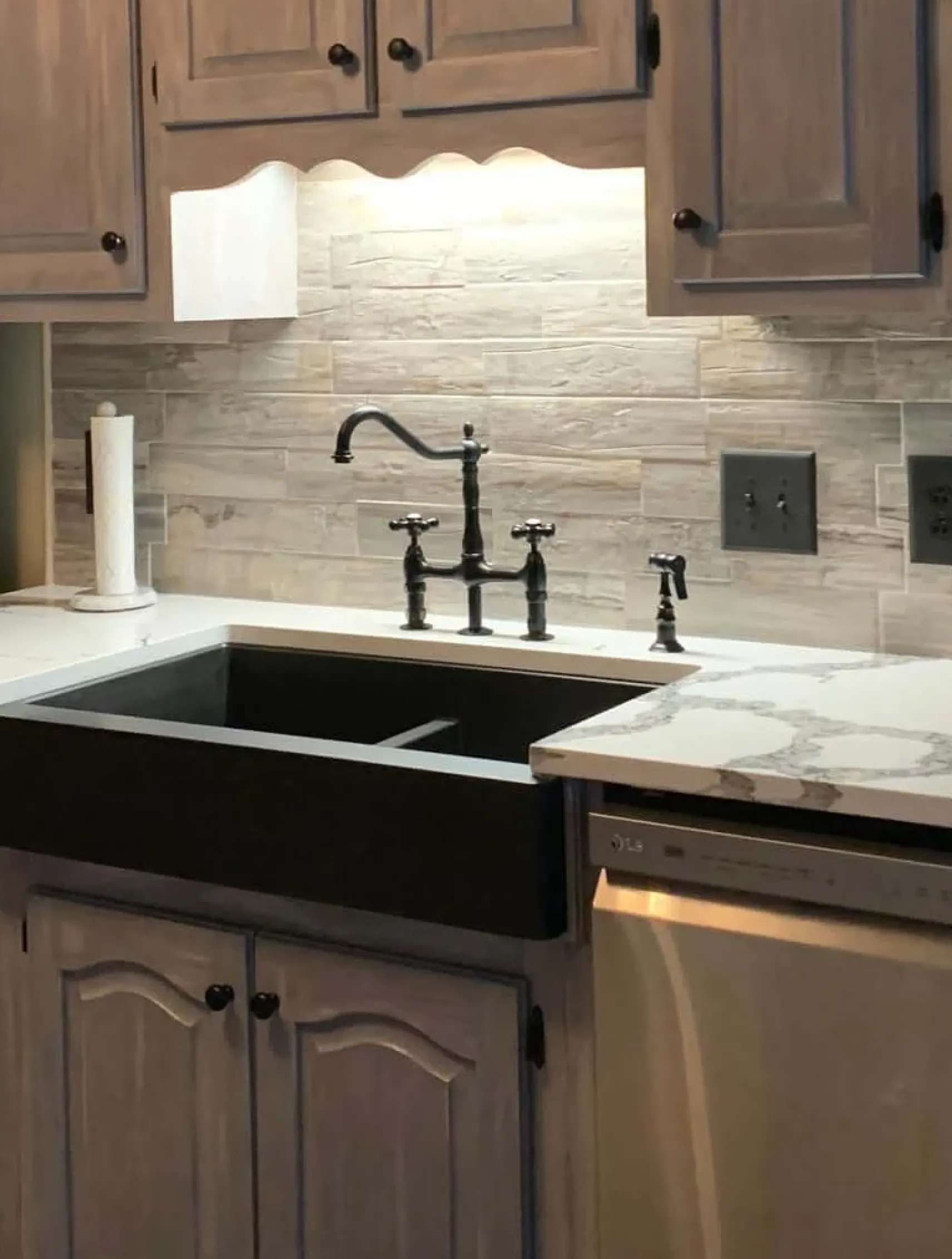 Karran 34" Quartz Composite Retrofit Farmhouse Sink, 50/50 Double Bowl, Black, QAR-750-BL