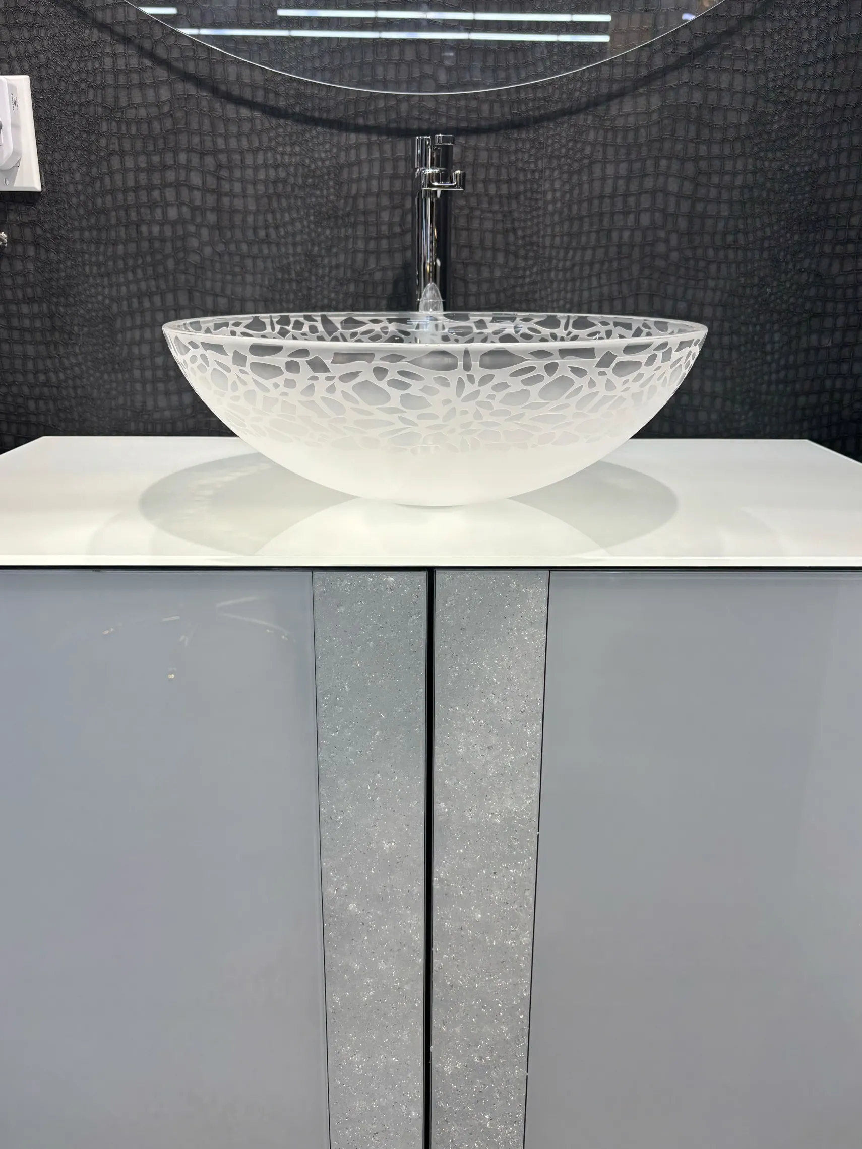 MaestroBath 17" Camelia Luxury Crystal ADA Oval Bathroom Sink, Matte, Glass, Matt White, ATE-CAM-WHM