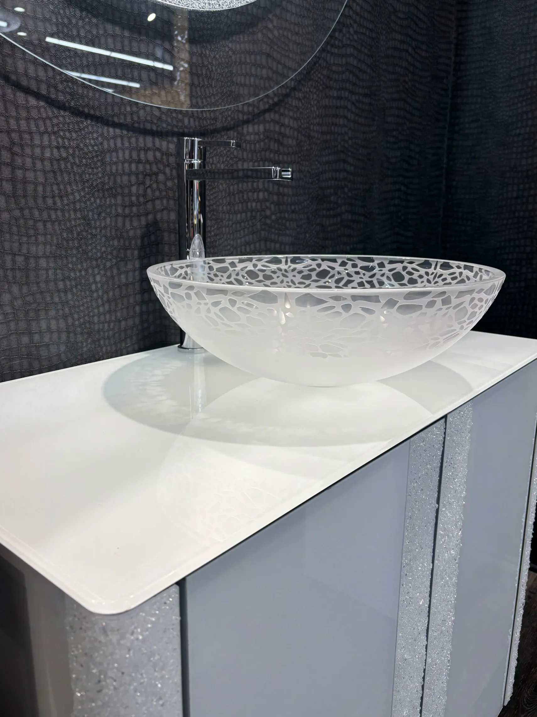 MaestroBath 17" Camelia Luxury Crystal ADA Oval Bathroom Sink, Matte, Glass, Matt White, ATE-CAM-WHM