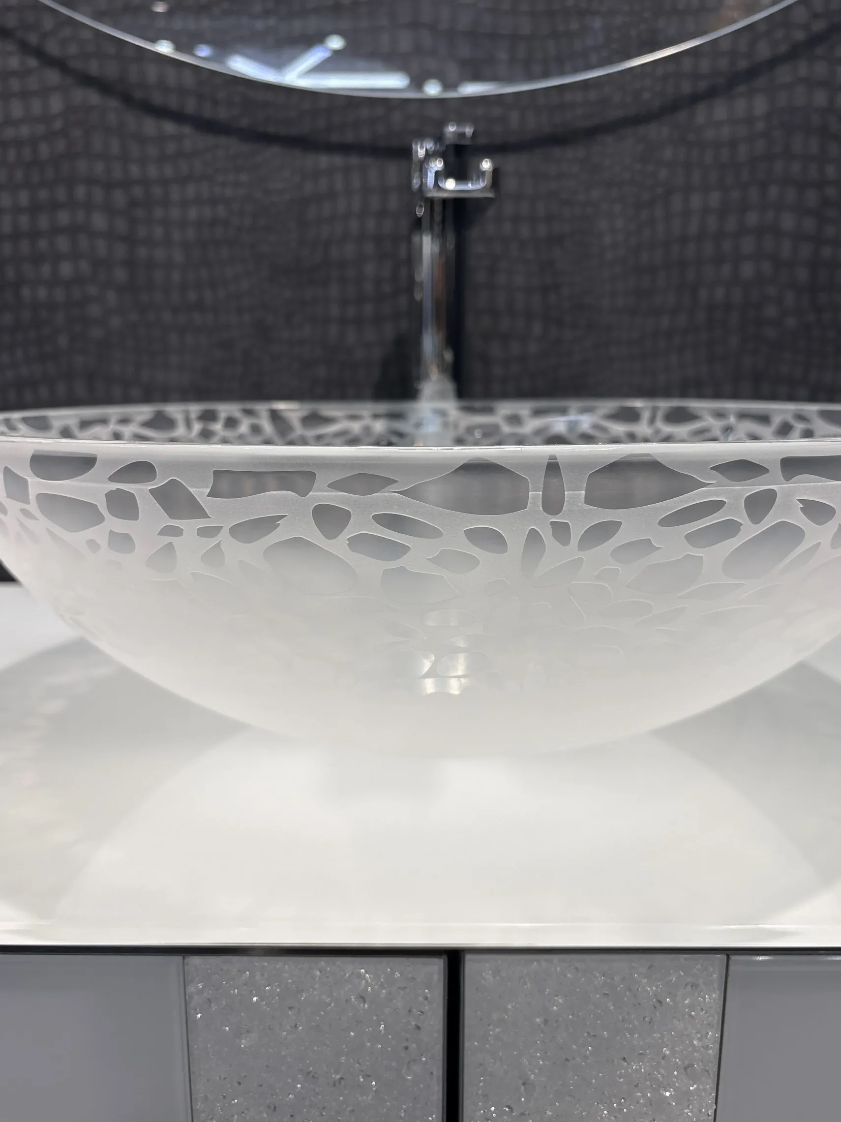 MaestroBath 17" Camelia Luxury Crystal ADA Oval Bathroom Sink, Matte, Glass, Matt White, ATE-CAM-WHM