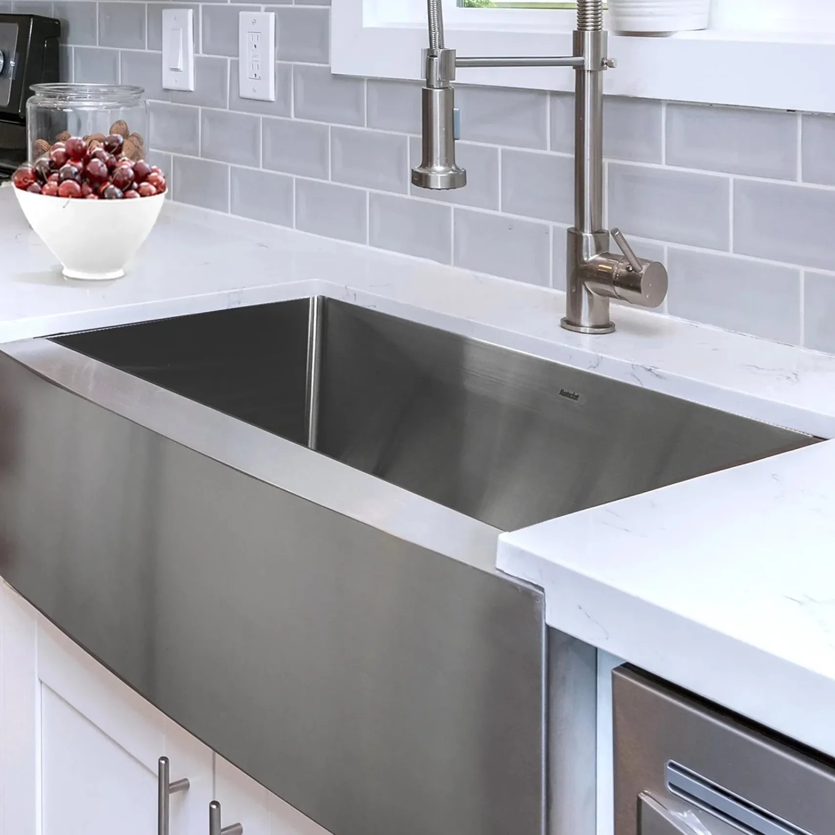 Nantucket Sinks Pro Series 30" Stainless Steel Farmhouse Sink, 16 Gauge, APRON302010-SR-16