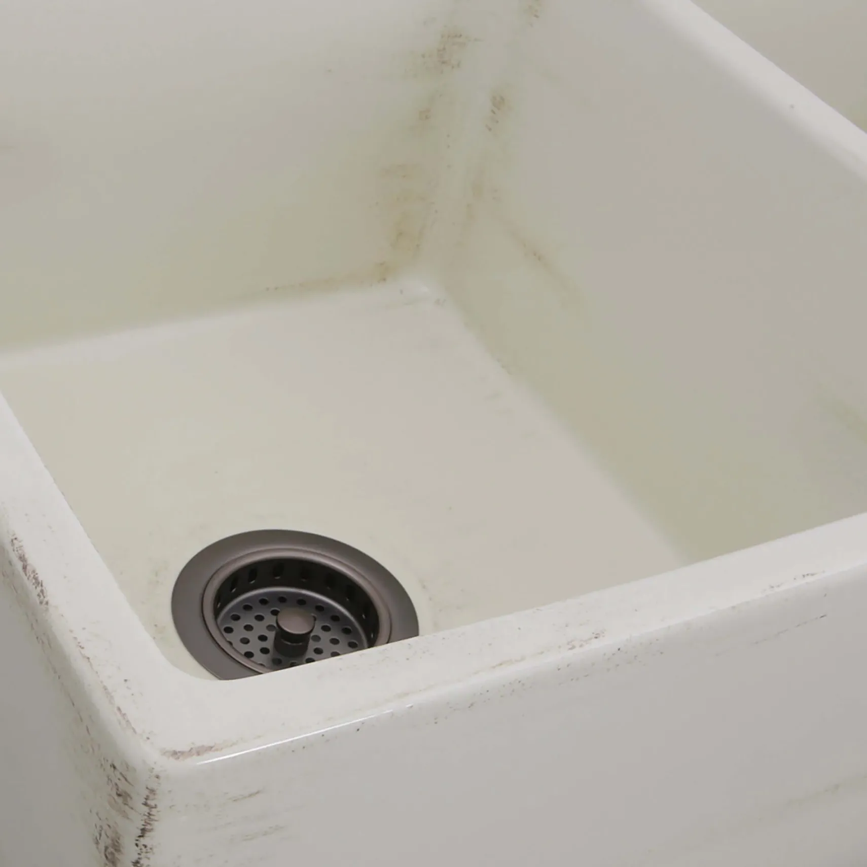 Nantucket Sinks Vineyard 33" Fireclay Farmhouse Sink, Double Bowl, Pale Yellow, FCFS3318D-ShabbyStraw