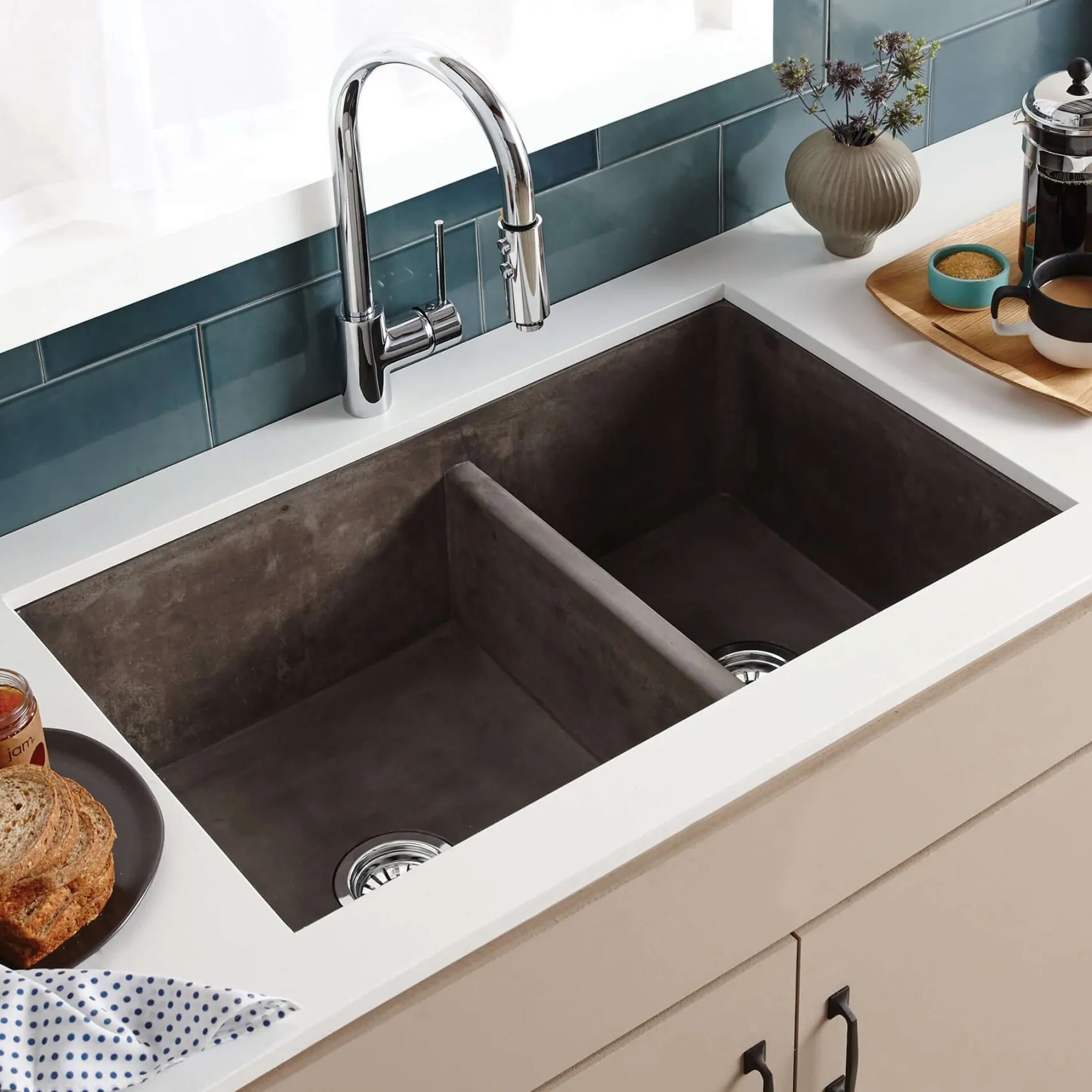 Native Trails Farmhouse Double Bowl 33" NativeStone Concrete Farmhouse Sink, 60/40 Double Bowl, Slate, NSKD3321-S
