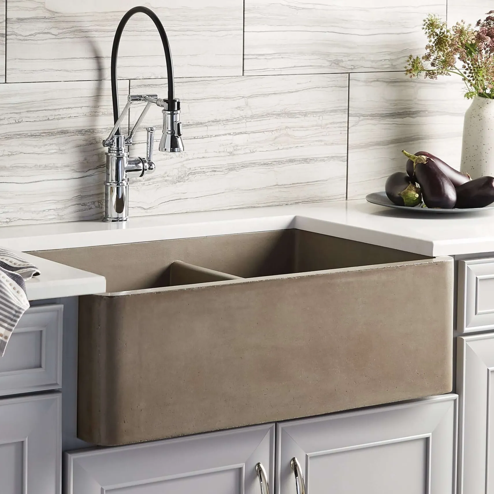 Native Trails Farmhouse Double Bowl 33" NativeStone Concrete Farmhouse Sink, 60/40 Double Bowl, Earth, NSKD3321-E