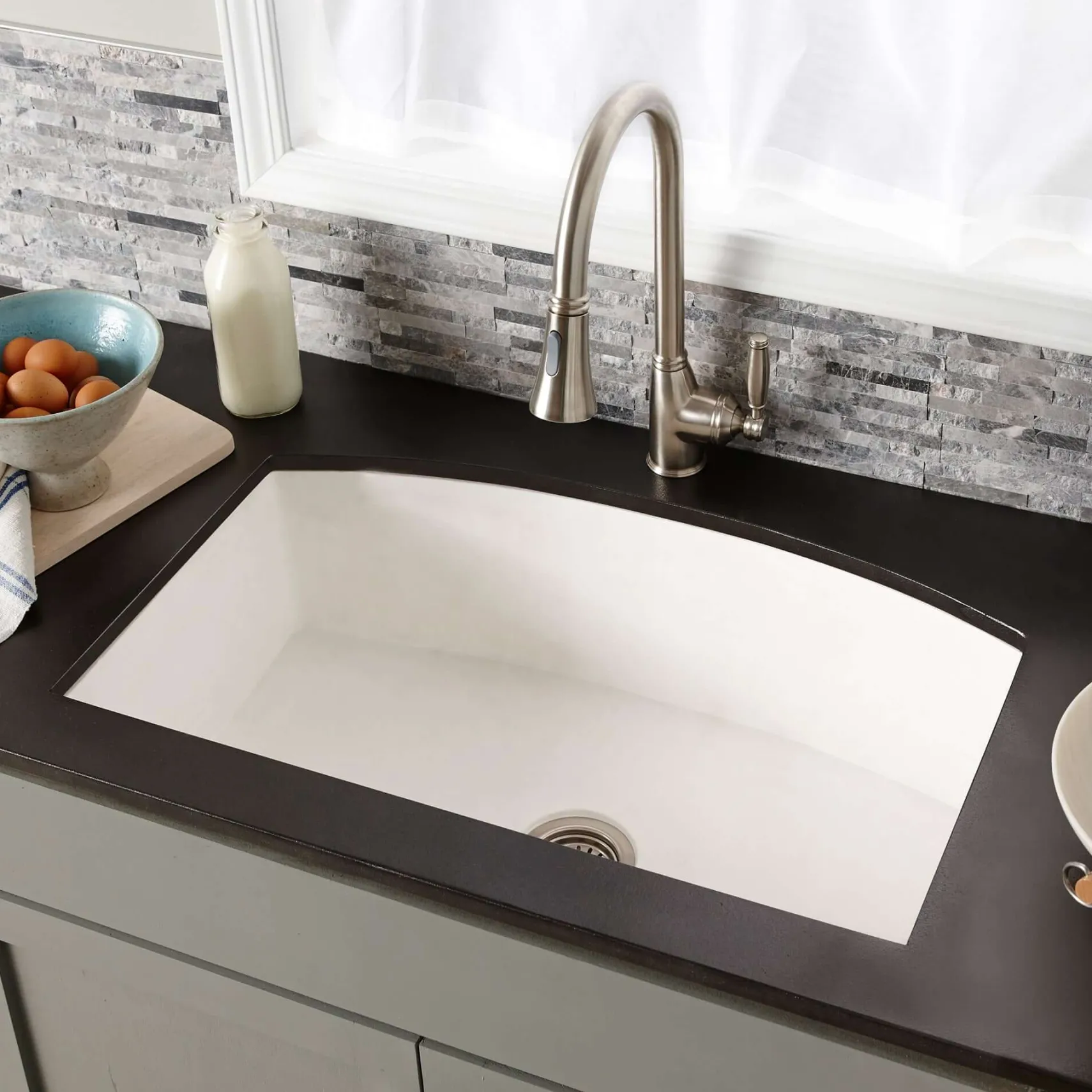 Native Trails Farmhouse Quartet 33" NativeStone Concrete Farmhouse Sink, Pearl, NSKQ3320-P