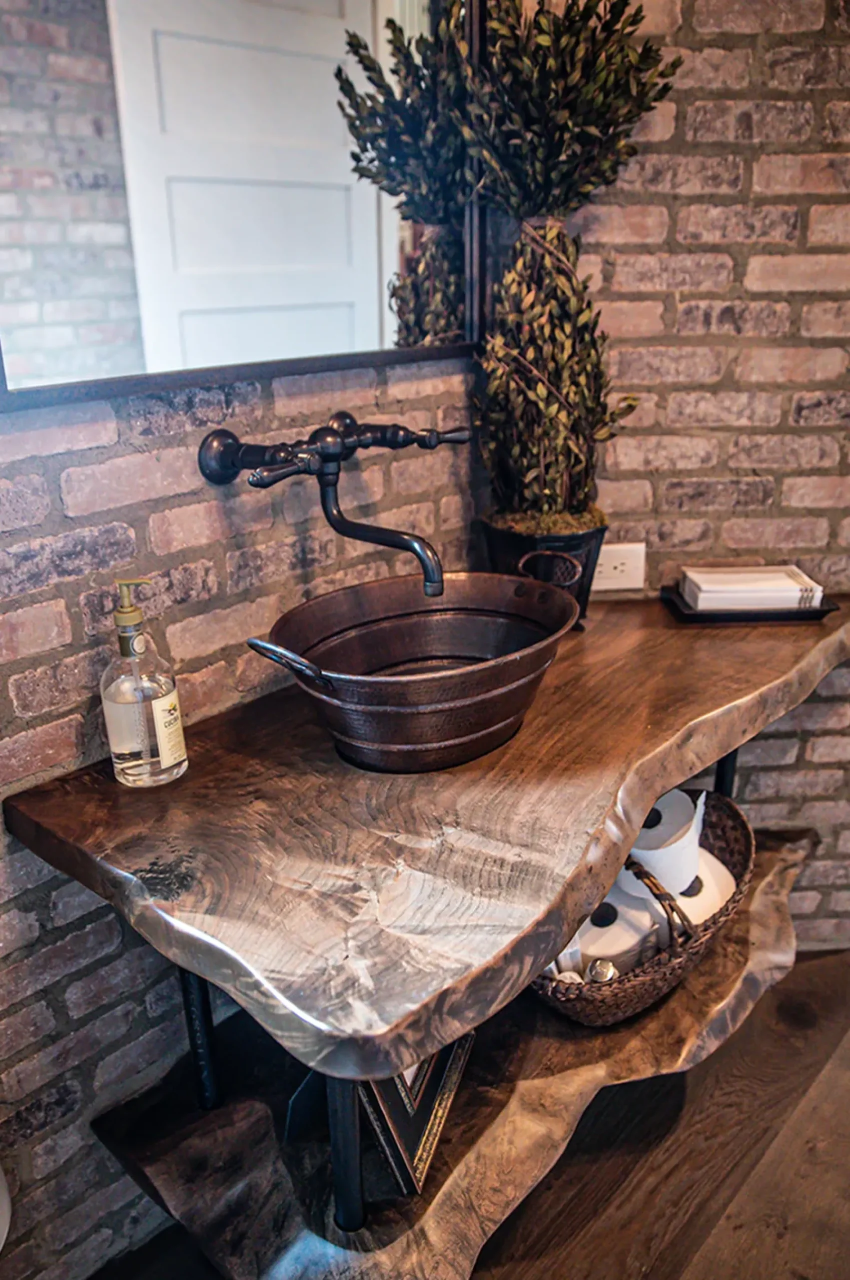 Premier Copper Products 19" Oval Copper Bathroom Sink, Oil Rubbed Bronze, VOB16DB