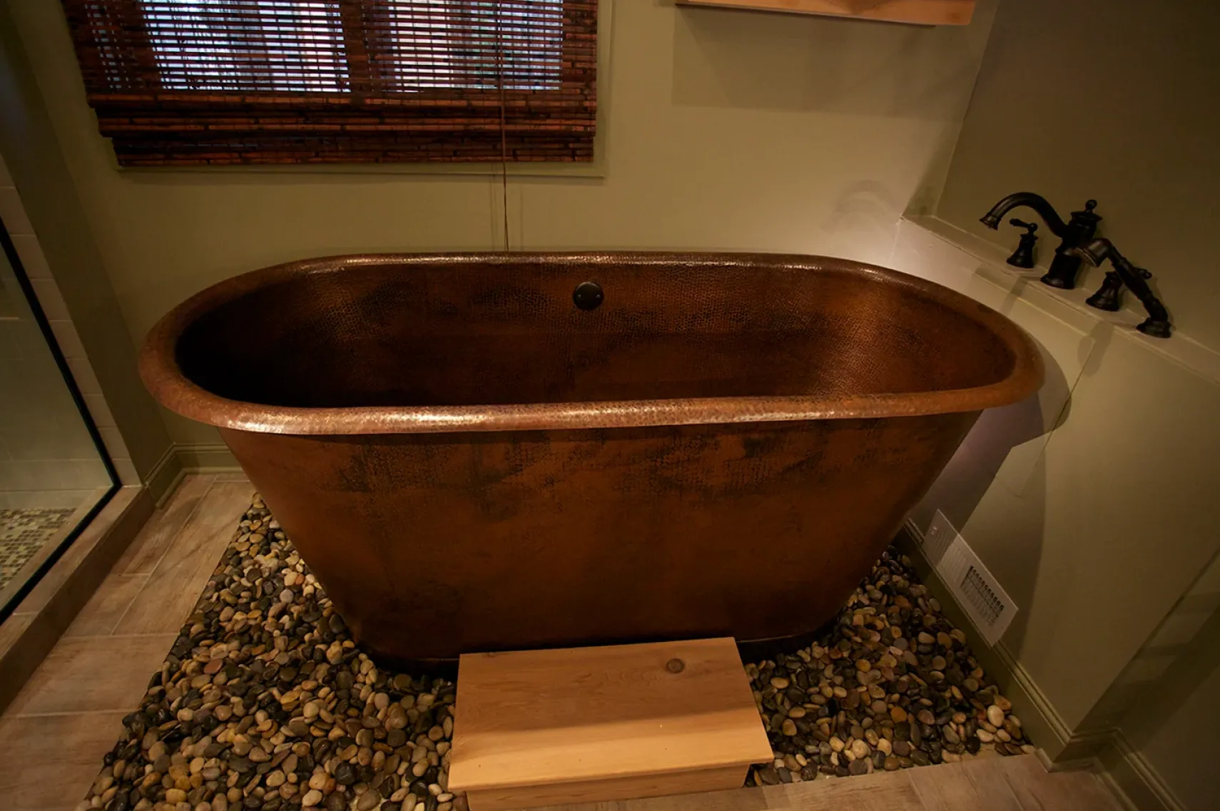 Premier Copper Products 72" Hammered Copper Modern Style Bathtub, BTM72DB