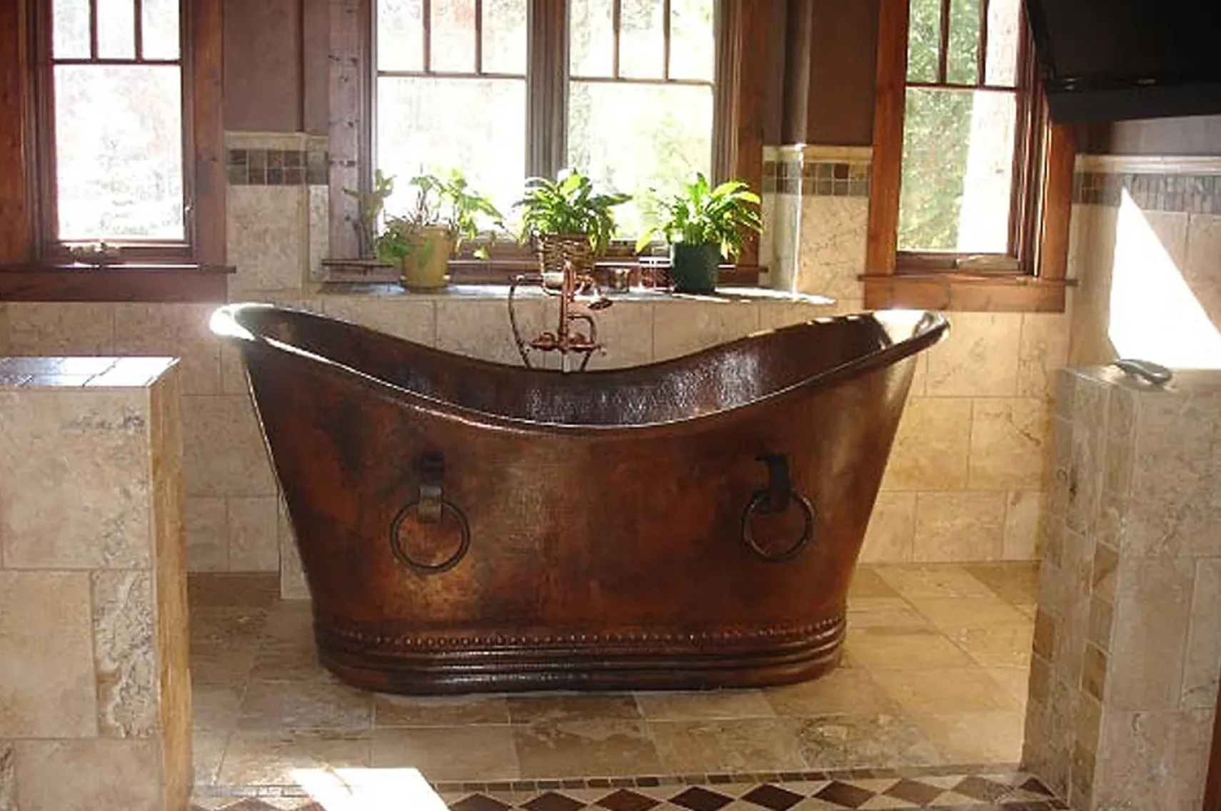 Premier Copper Products 67" Hammered Copper Double Slipper Bathtub With Rings, BTDR67DB