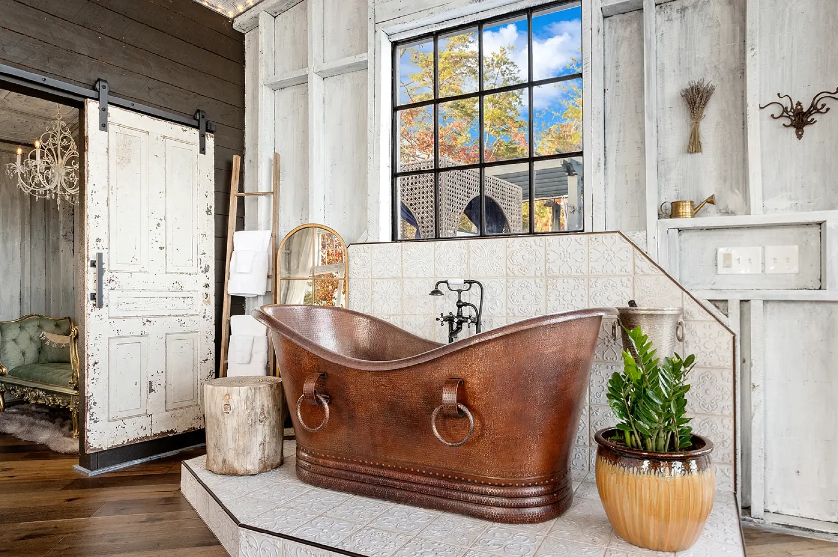 Premier Copper Products 67" Hammered Copper Double Slipper Bathtub With Rings, BTDR67DB