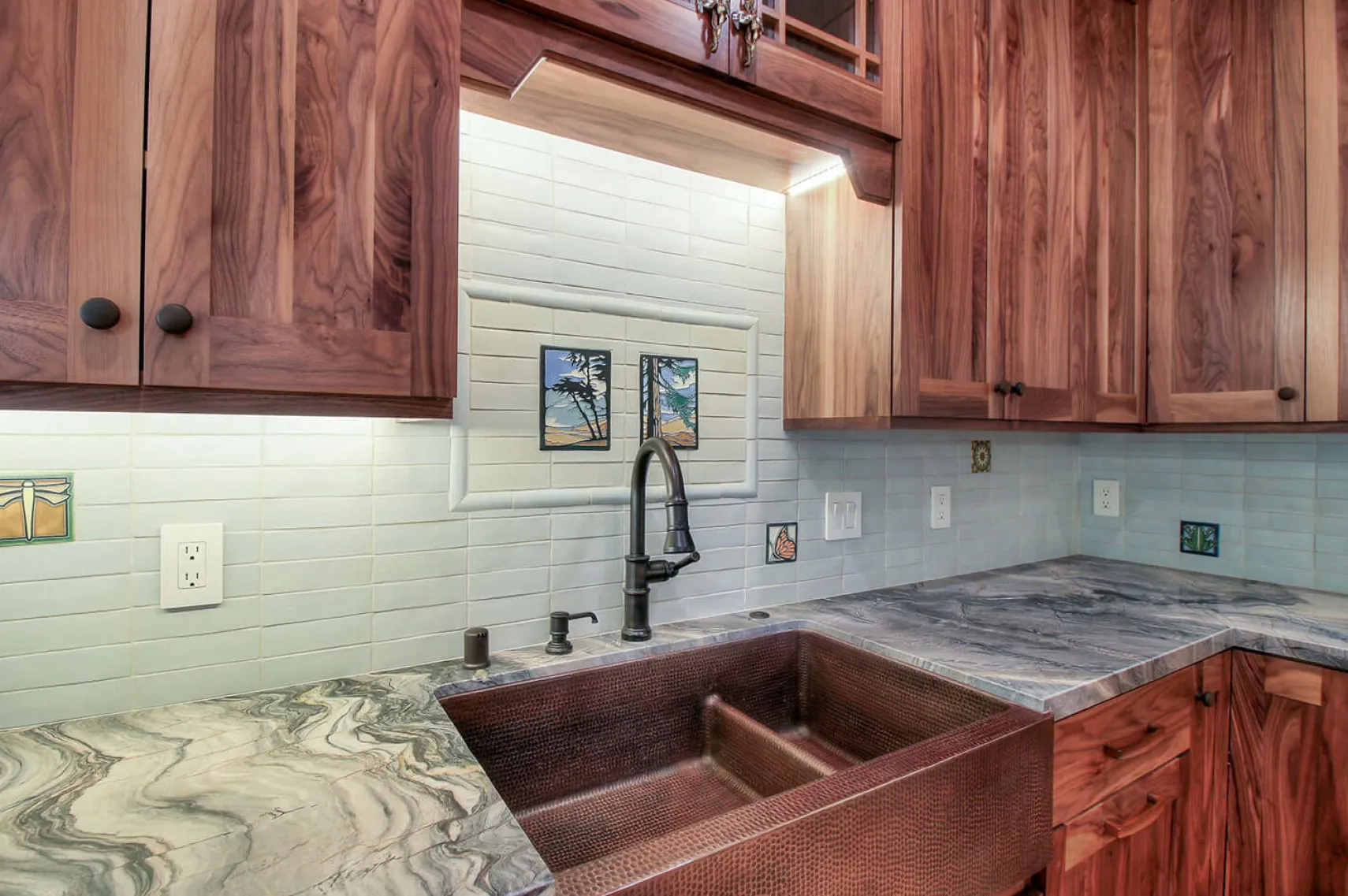 Premier Copper Products 33" Copper Farmhouse Sink, 70/30 Double Bowl, Oil Rubbed Bronze, KA70DB33229-SD5
