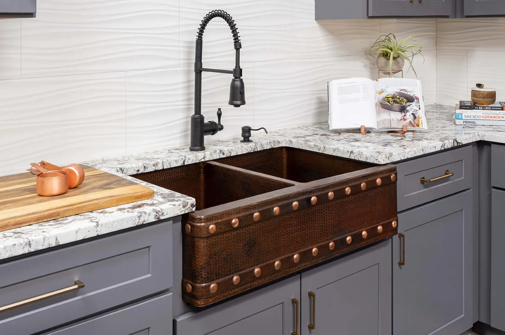Premier Copper Products 33" Hammered Copper Kitchen Apron 50/50 Double Basin Farmhouse Sink w/ Barrel Strap Design with Matching Drains, and Accessories, Oil Rubbed Bronze, KSP3_KA50DB33229BS