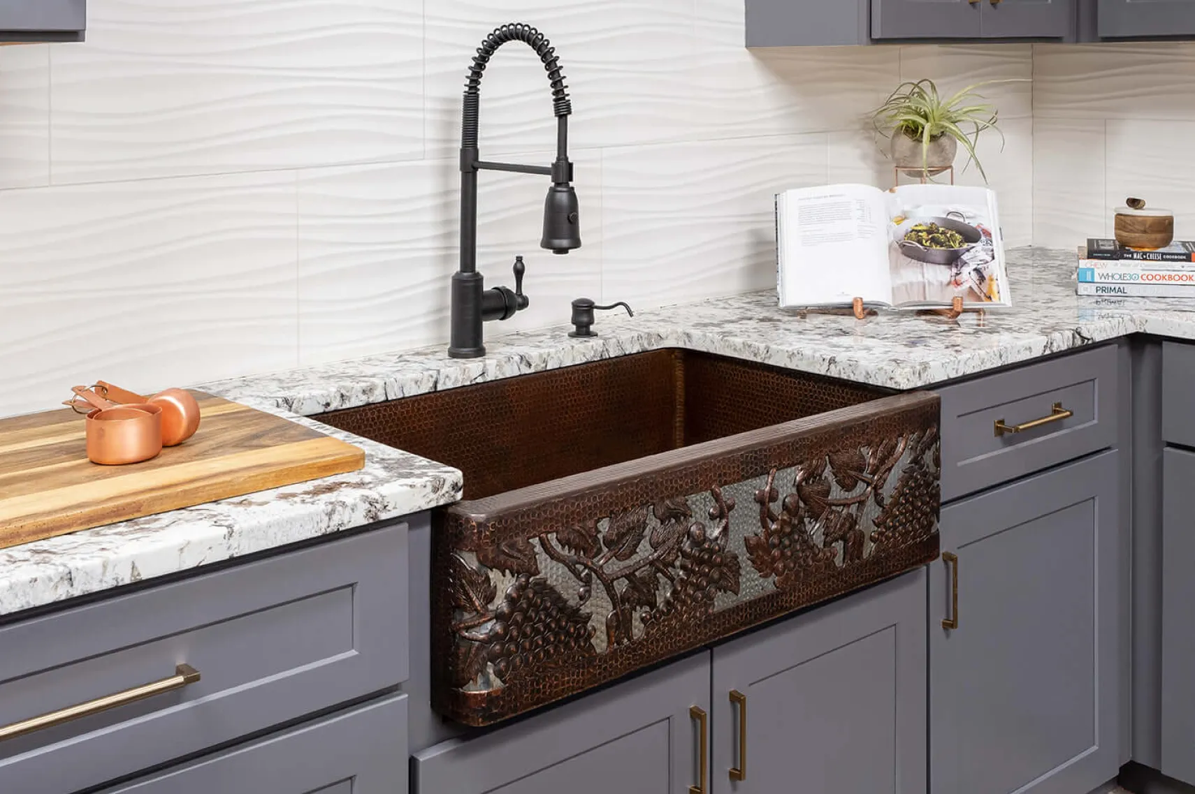 Premier Copper Products 33" Hammered Copper Kitchen Apron Single Basin Farmhouse Sink w/ Vineyard Design and Apron Front Nickel Background with Matching Drain and Accessories, Oil Rubbed Bronze and Nickel, KSP3_KASDB33229G-NB