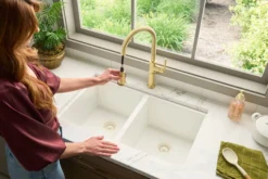 Ruvati Idris Pull Down Gooseneck High Arc Kitchen Faucet, Brushed Gold, Single Lever, RVF1239SG