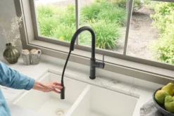 Ruvati Isola Pull Down Kitchen Faucet, Matte Black, Single Handle, RVF1248MB