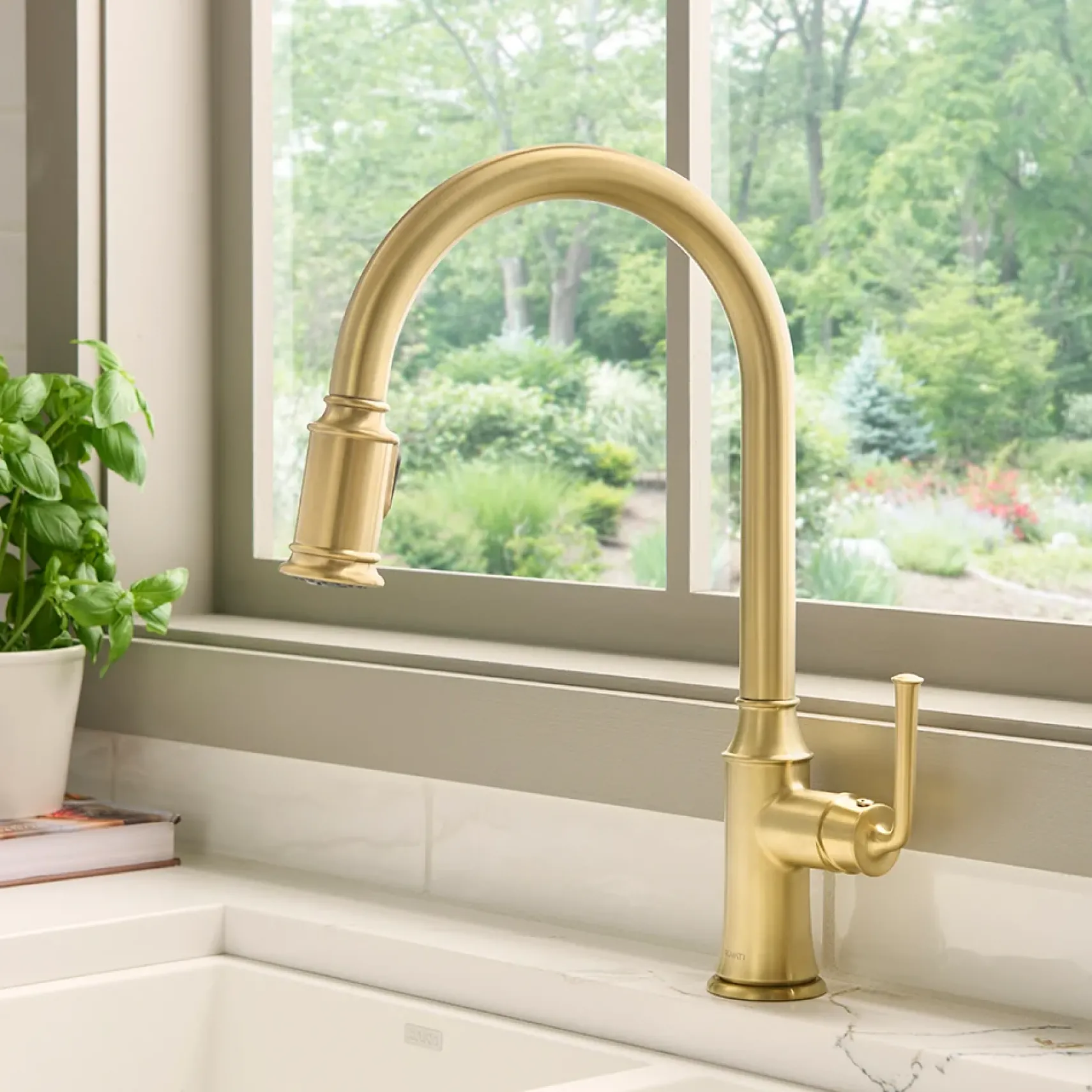 Ruvati Simoni Pull Down Kitchen Faucet, Brushed Gold, Single Lever, RVF1234SG