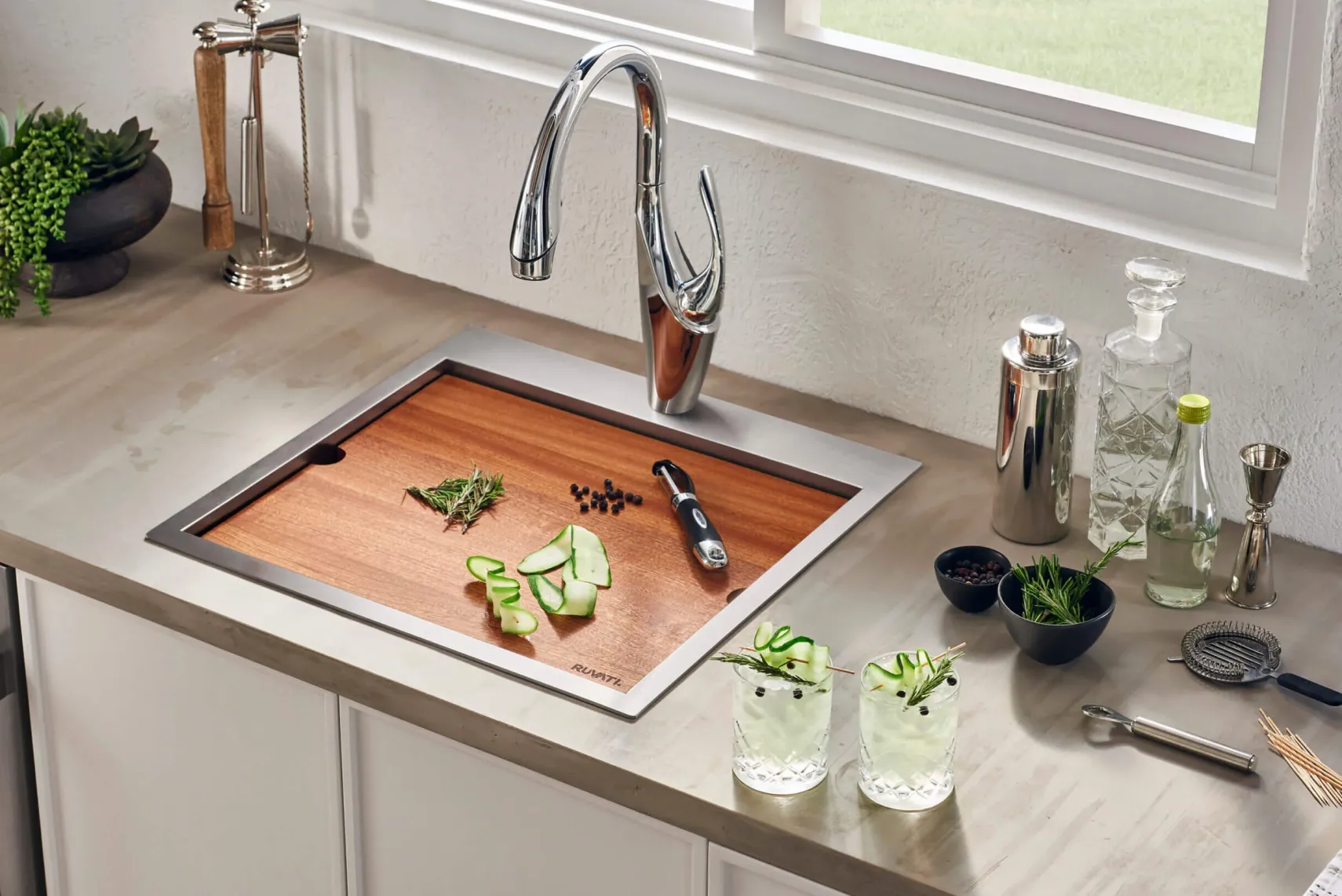 Ruvati Vino 21" Rectangle Stainless Steel Workstation Bar/Prep Sink, 16 Gauge, RVH8221