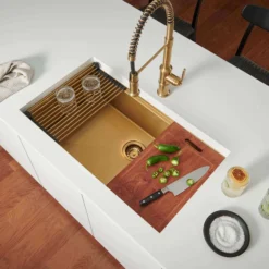 Ruvati Giana 33" Undermount Stainless Steel Workstation Kitchen Sink, Matte Gold Brass Tone, 16 Gauge, RVH6533GG