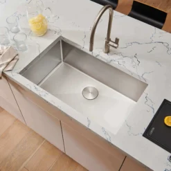 Ruvati Gravena 30" Undermount Stainless Steel Kitchen Sink, 16 Gauge, Rounded Corners, RVH7300