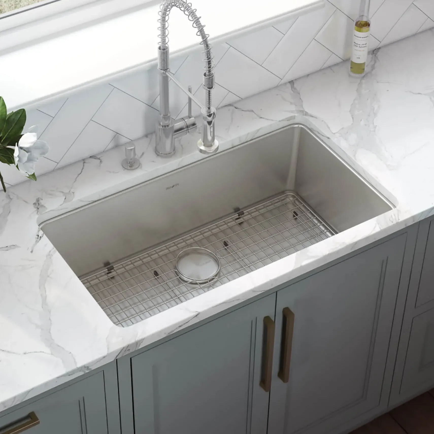 Ruvati Modena 31" Undermount Stainless Steel Kitchen Sink, 16 Gauge, RVM5931