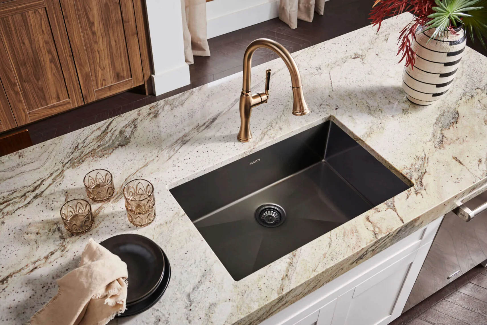Ruvati Terraza 33" Undermount Stainless Steel Kitchen Sink, Gunmetal Matte Black, 16 Gauge, RVH6433BL