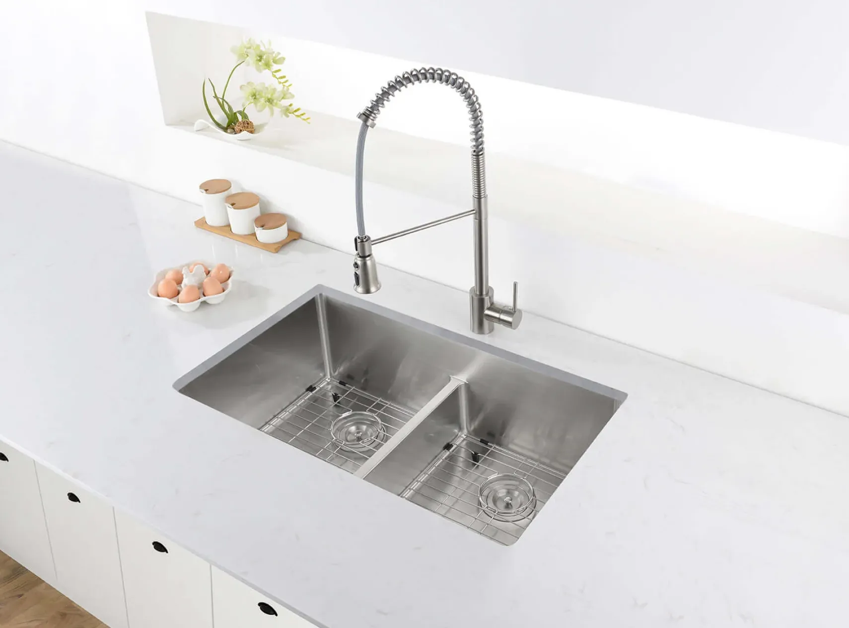 Ruvati Urbana 30" Undermount Stainless Steel Kitchen Sink, 50/50 Low Divide Double Bowl, 16 Gauge, Rounded Corners, RVH7355
