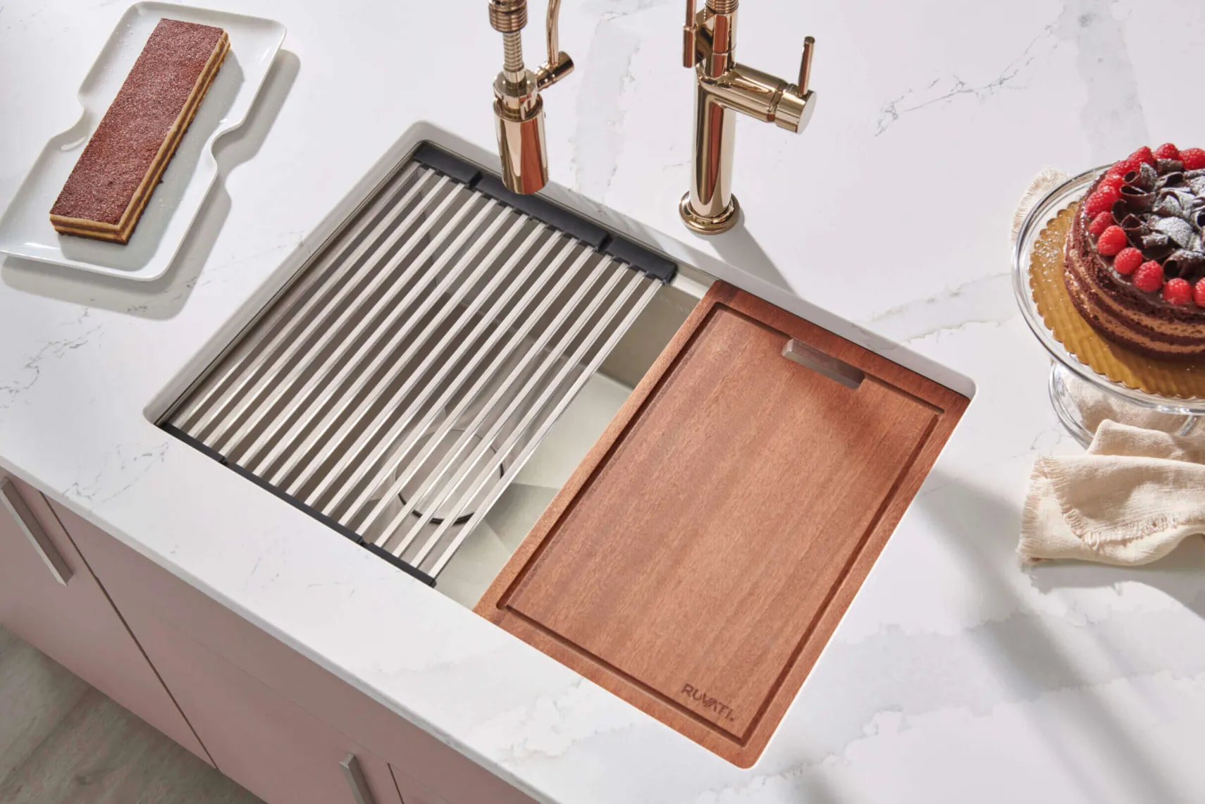 Ruvati Veniso 30" Slope Bottom Offset Drain Undermount Stainless Steel Workstation Kitchen Sink, 16 Gauge, RVH8582